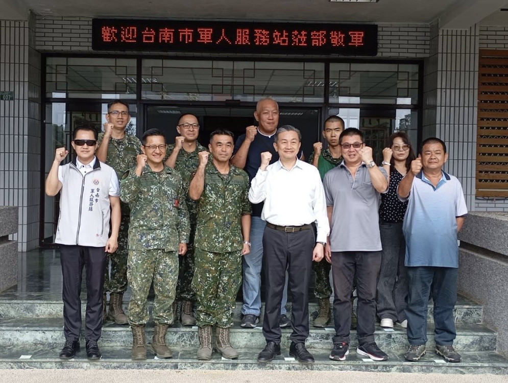 軍人服務站王健源顧問慰勞257旅等新兵訓練辛勞