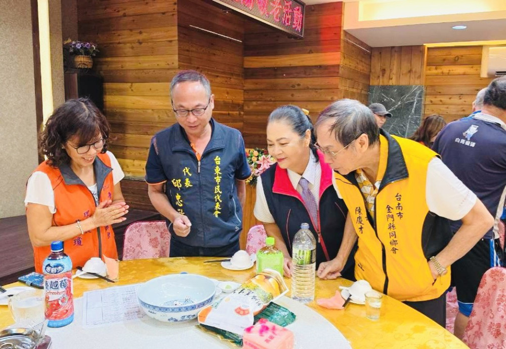 臺東金同會中秋博餅暨重陽敬老 傳承浯島家鄉味 
