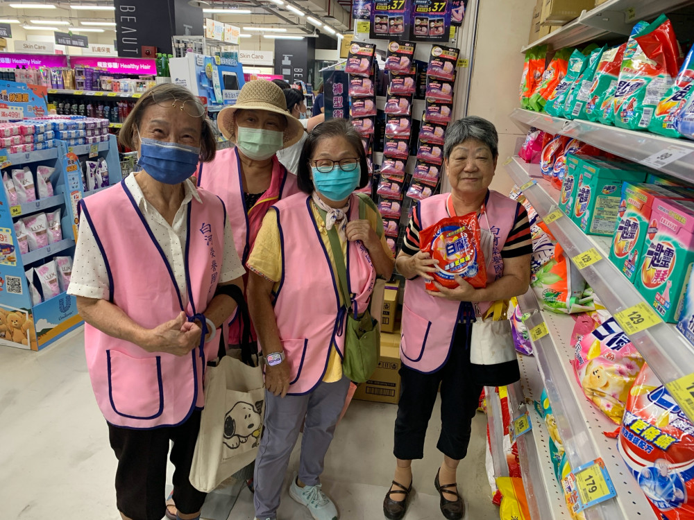 陪伴住民採買樂享時光！樂齡購物溫馨微旅 