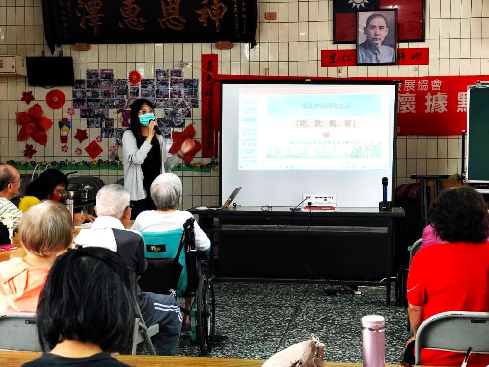 嘉榮深入社區 帶領榮民眷長輩「健康動起來」