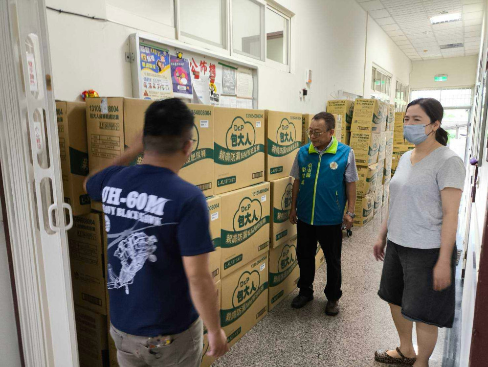 臺東榮服處感謝善心企業慷慨捐物資 送愛助偏鄉