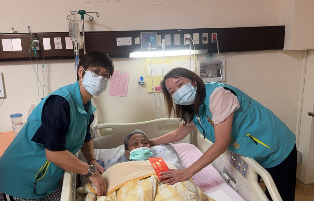 白河榮家秋節關懷慰問訪視住院長輩