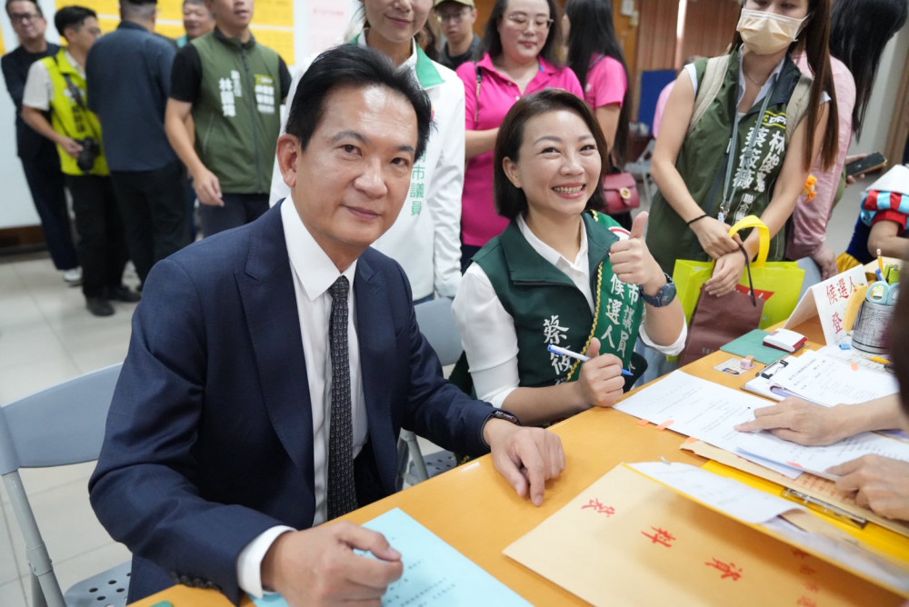 台南市議員蔡筱薇拚東區三連霸完成登記 提「竹篙厝2.0」打造新東區
