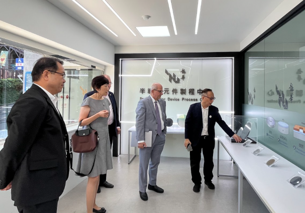龍華科大展現人才培育成果　美、日、越大學高層接力來訪