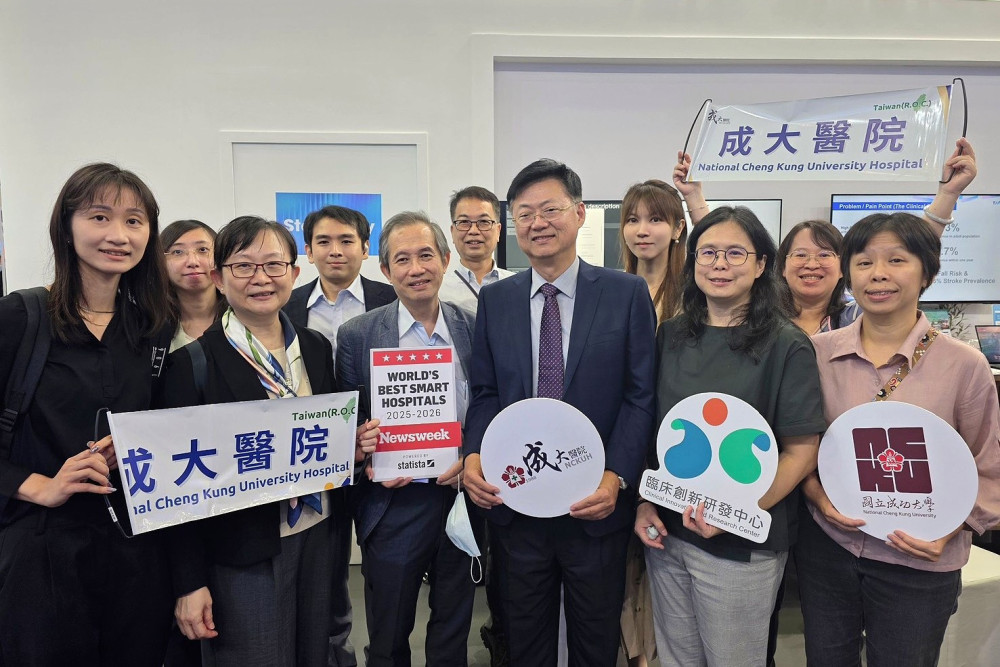 成醫赴新加坡國際醫療科技展 3項AI智慧醫療展成果