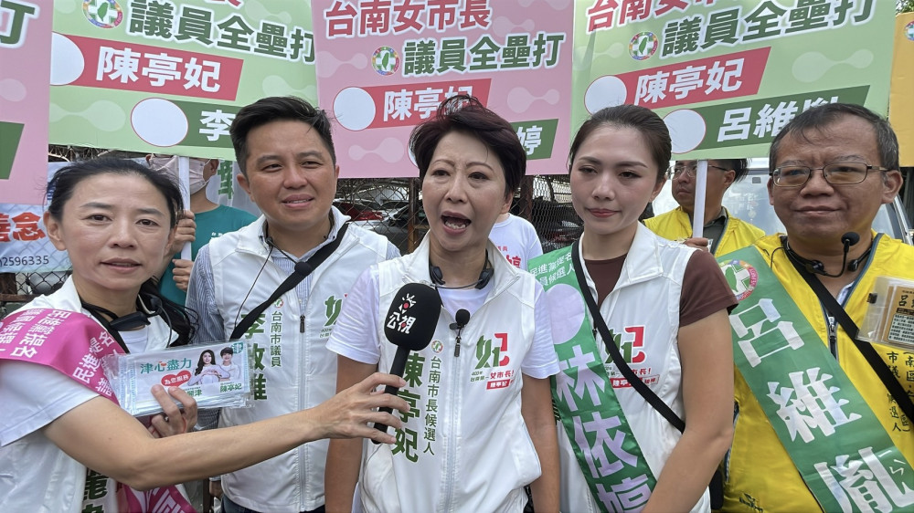 台南市長候選人陳亭妃走訪安平、金華市場　提交通串聯與濱海觀光發展願景