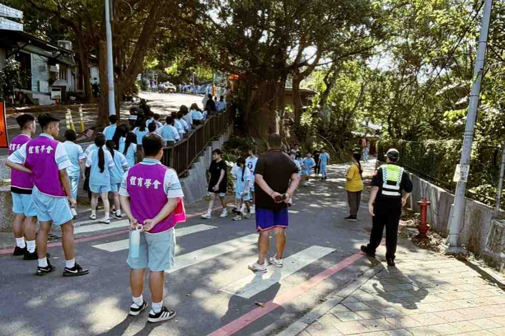 公益路跑登場！　竹市警二分局現場指揮疏導守護跑者與用路人安全