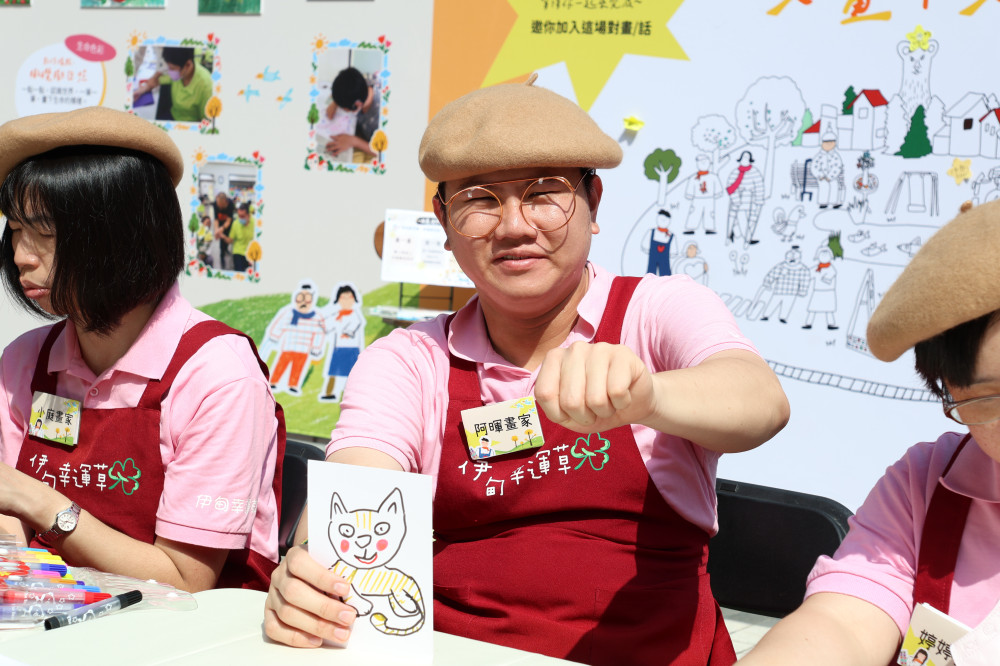 伊甸無障礙生活節台南登場　身障學員化身一日畫家用畫筆說故事