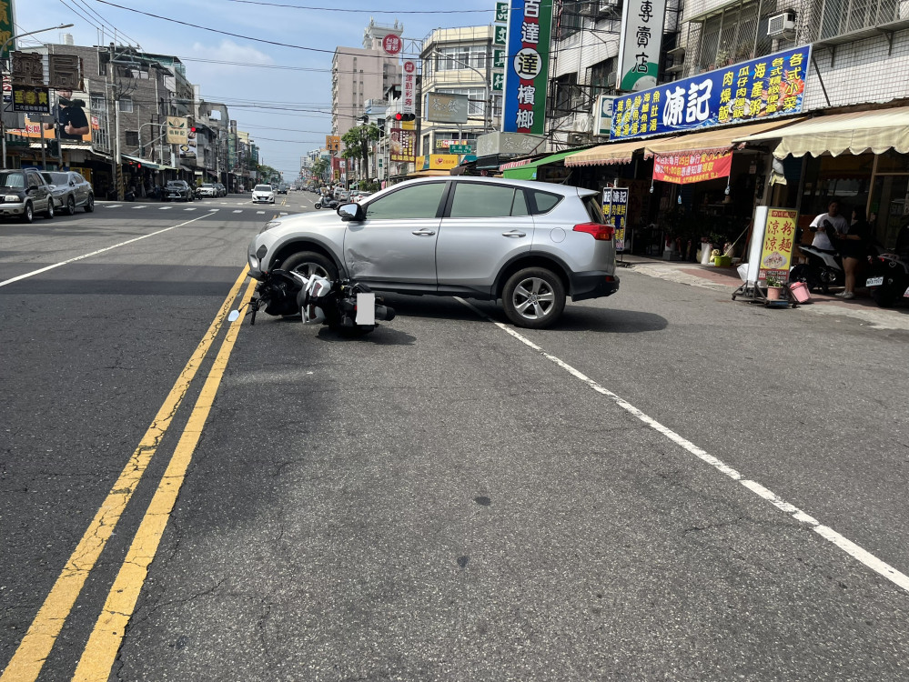 起步不是「踩油門就走」！高雄警提醒駕駛一動作超關鍵