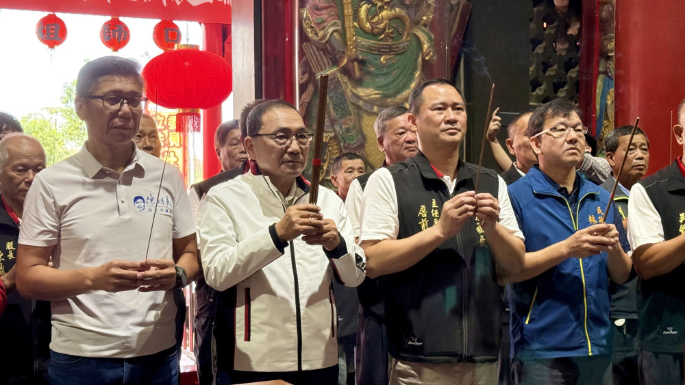 侯友宜赴林口頂福巖參香祈福　恭祝顯應祖師聖誕千秋