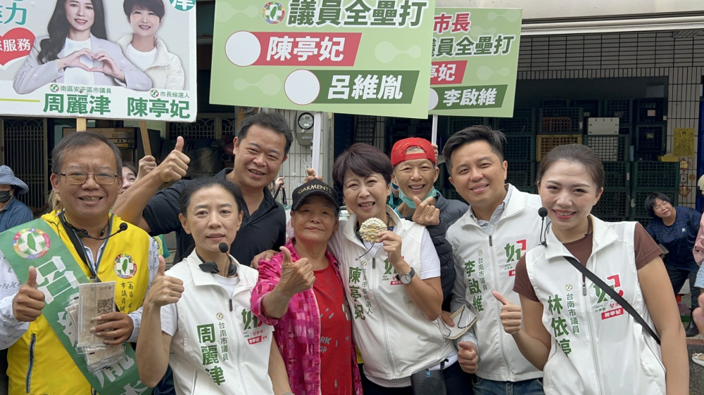 台南市長候選人陳亭妃走訪安平、金華市場　提交通串聯與濱海觀光發展願景