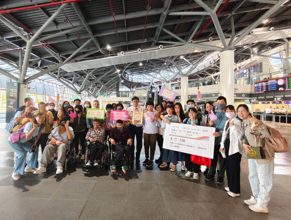 臺南高鐵愛心相挺   身障青年圓夢遊臺北