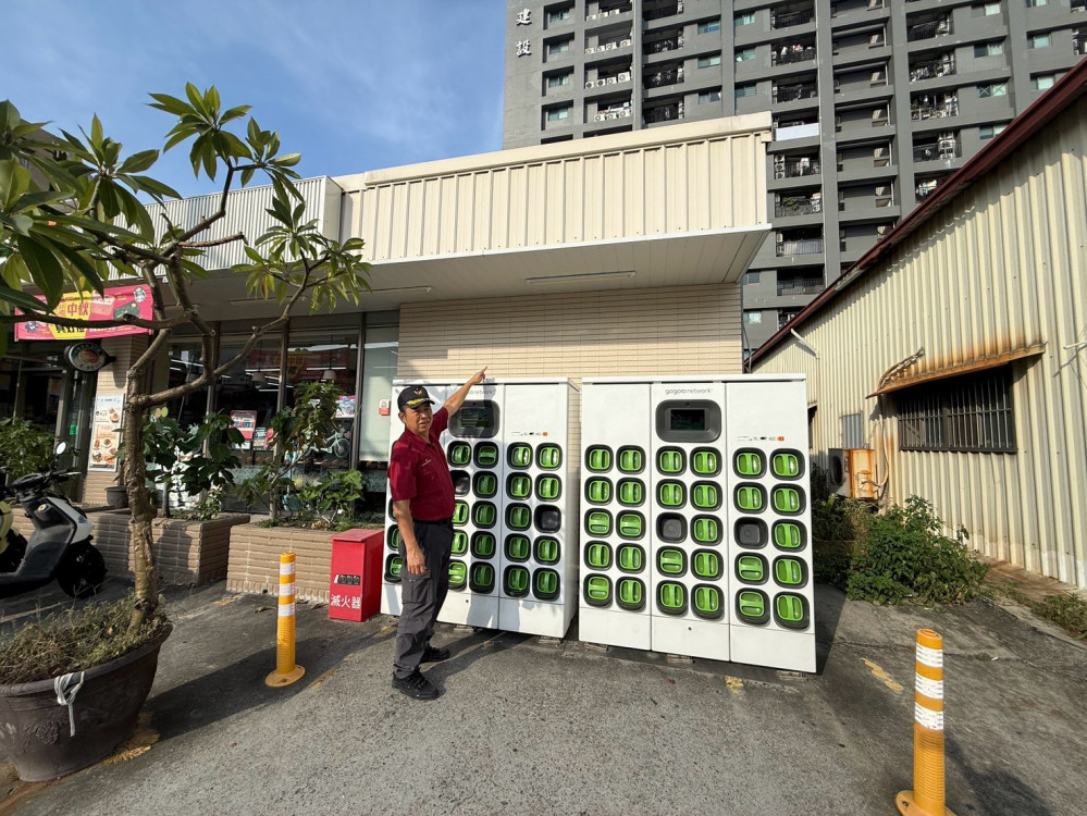 強化機車電池交換站消防安全　！右昌消防隊提醒業者落實防火管理