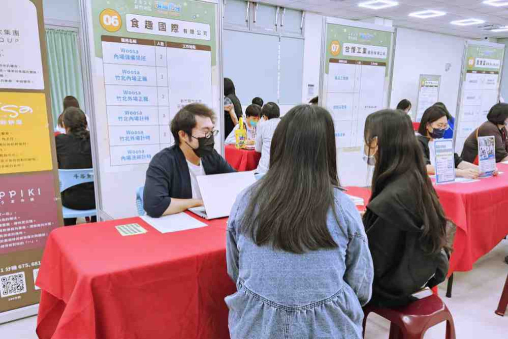搶攻7萬高薪！新竹地區10/20大型徵才釋1370職缺　 21家科技餐飲大廠聯手搶人