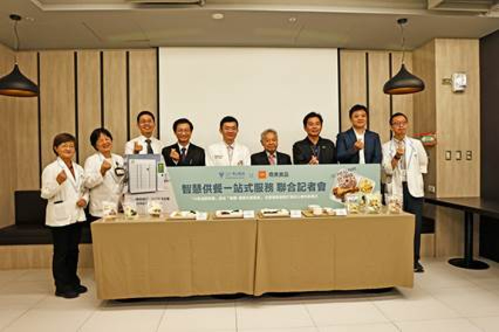奇美醫院攜手奇美食品推智慧供餐　AI保溫智取櫃節省五成送餐人力