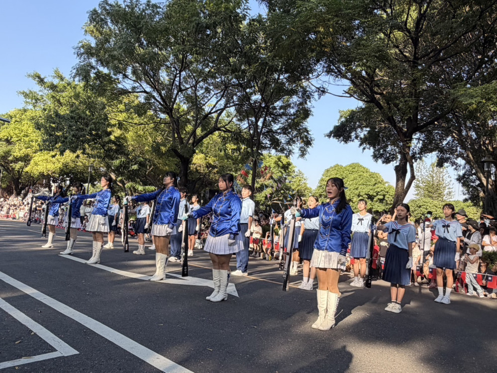 水交社晴空藝術節國慶大遊行熱鬧登場　黃偉哲與民眾同慶雙十、體驗眷村文化