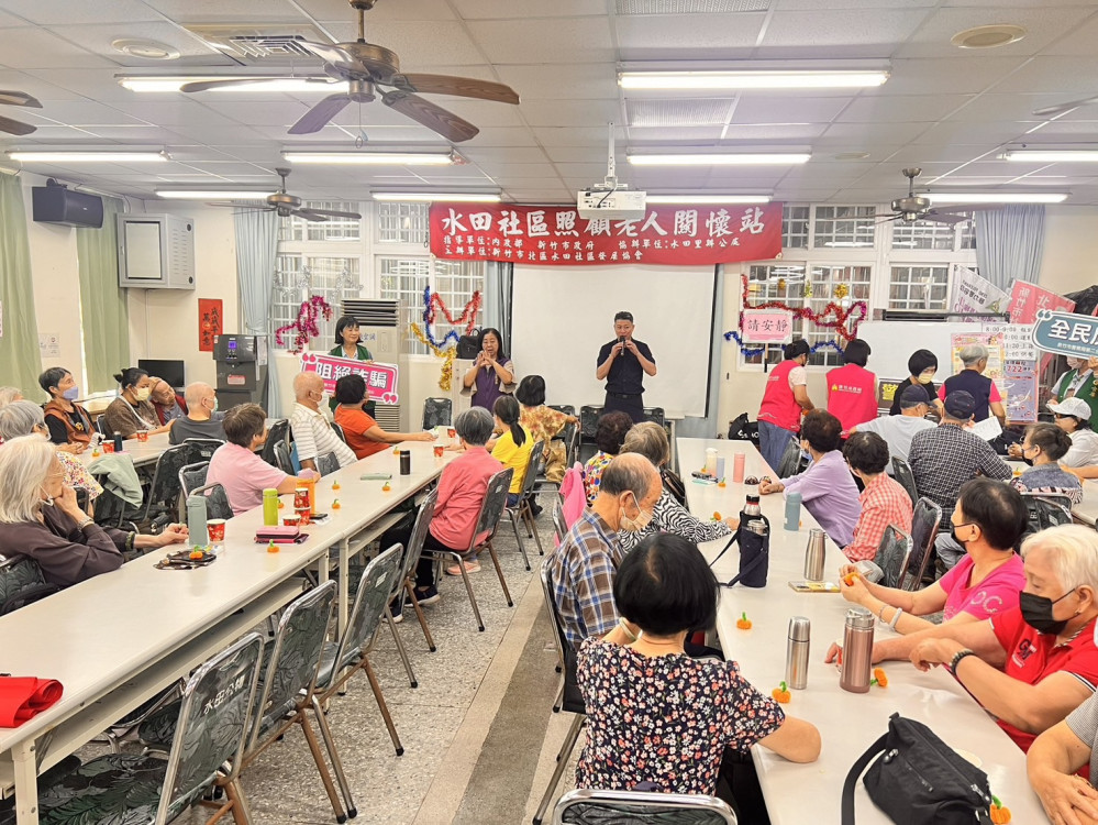 建立高齡防詐社區保護網　竹市警東門所長結合手語翻譯深入社區守護長者荷包
