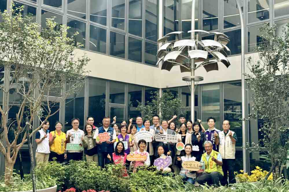 「森林中的圖書館」來了！竹縣立總圖書館試營運開跑　三大科技公共藝術優雅亮相