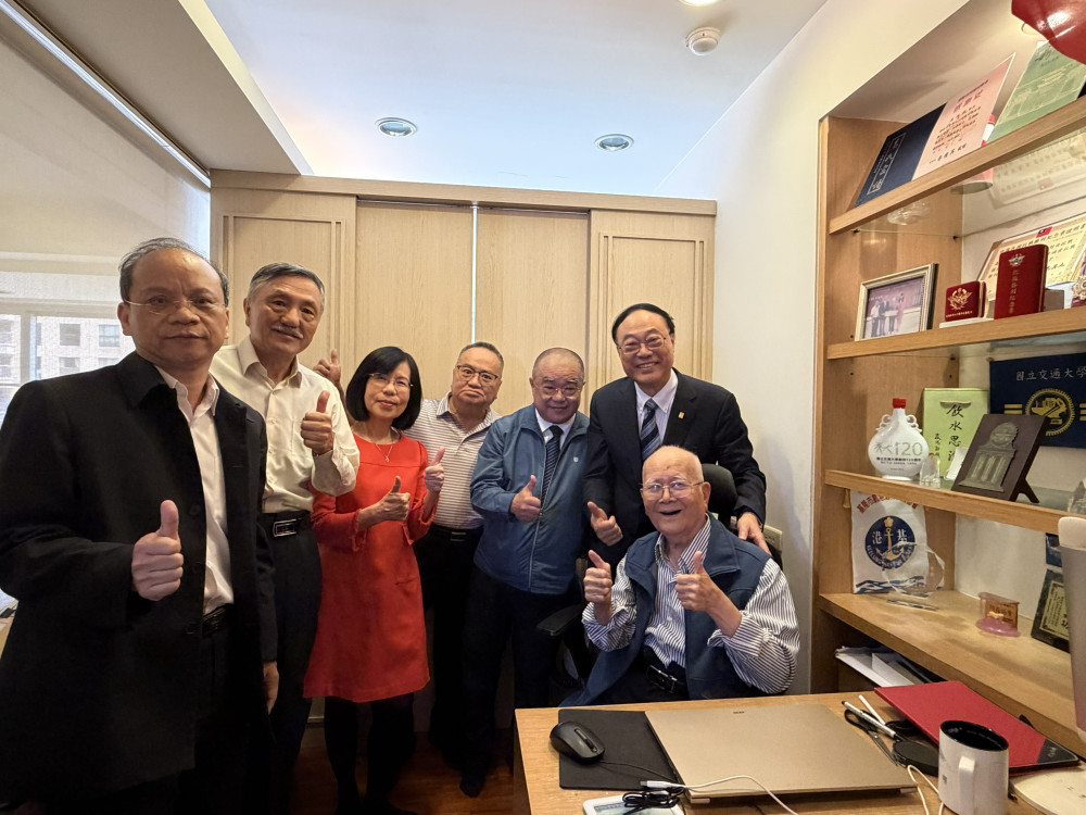 重陽暖心探訪！臺灣港務公司董事長周永暉親訪三位百歲耆老致敬