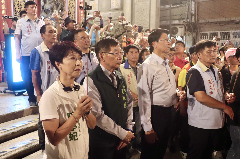 府城雙媽會熱鬧登場！陳亭妃、謝龍介同台送媽祖勇包　信仰不分藍綠