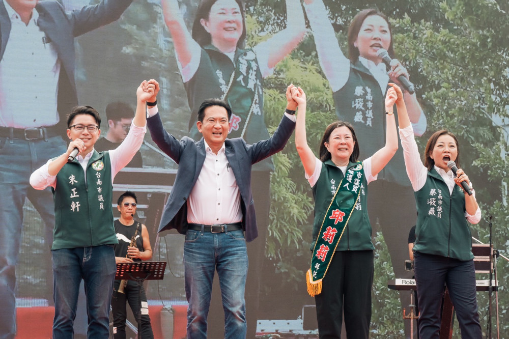 民進黨台南市議會議長邱莉莉競選總部成立湧入逾5000人