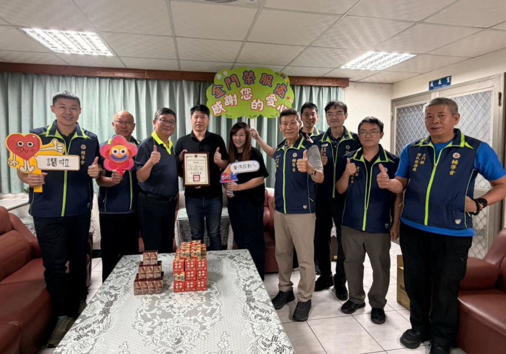 風雨前送暖！榮民王中賢伉儷捐贈愛心物資 關懷金門弱勢榮民眷