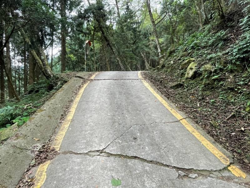 大坪林道進行施工改善　林業署新竹分署籲請前往加里山登山遊客配合車輛管制