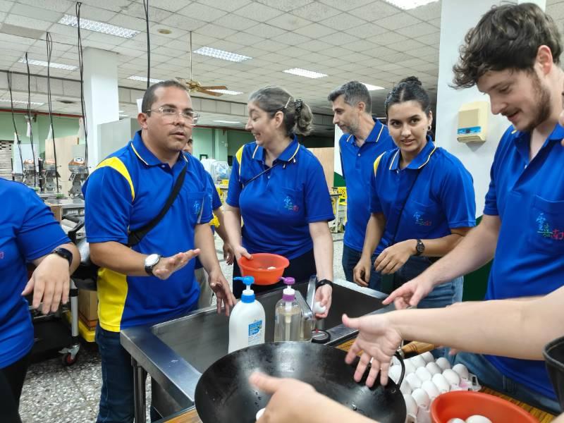 同步職訓美食交流 南分署拉丁美洲學員手作香菇茶葉蛋