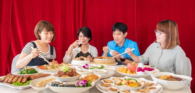 台南大飯店歐式自助餐、中式桌宴讓你4月連假爽嗑龍蝦溫馨團聚！