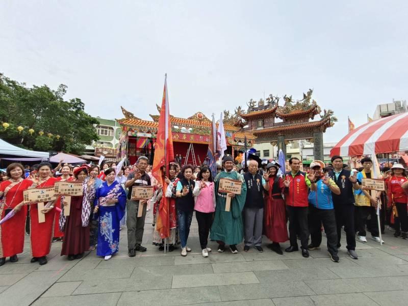 安平開台天后宮配合「台南400」活動，於28日下午辦理「古都踩街遊行嘉南華會」